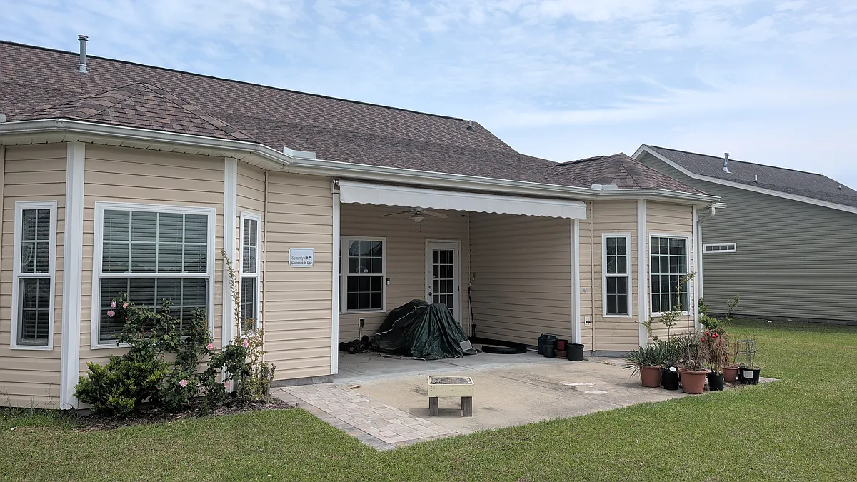 Building Photo - 409 Arecales Dr