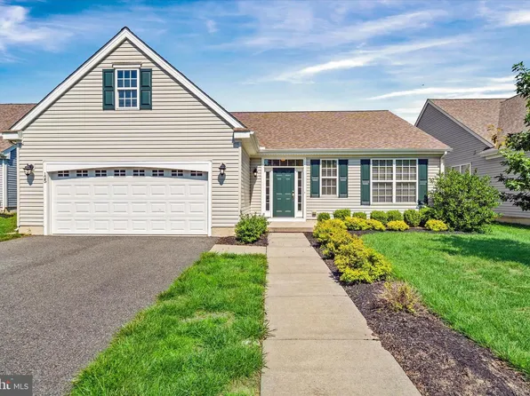 125 E Clarendon Dr, Smyrna, DE 19977