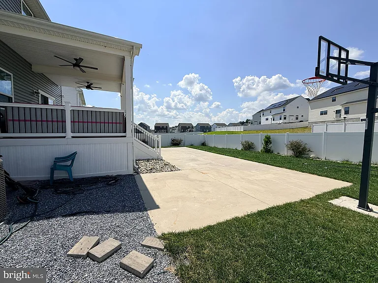 99 Weston Dr — Photo 42