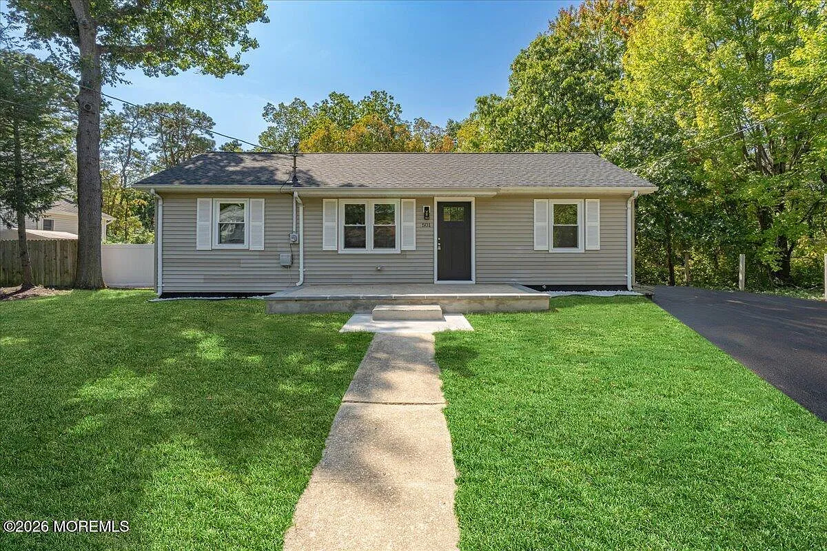 4 bed, 1133 sqft, $3,700 — Photo 2