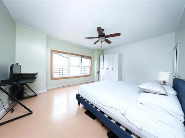 127 Bay 23rd Street image 16 of 31