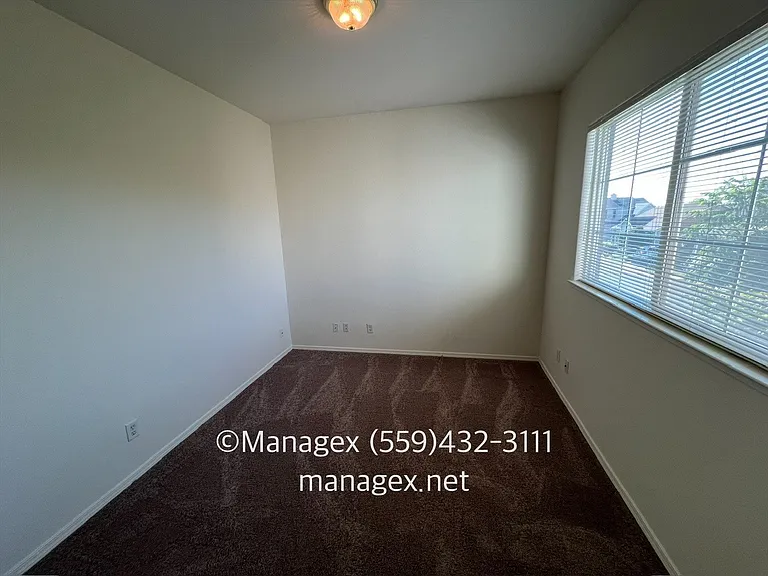 737 W Siena Ln — Photo 11