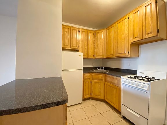 3rd image of 49 W 68th St APT 1A