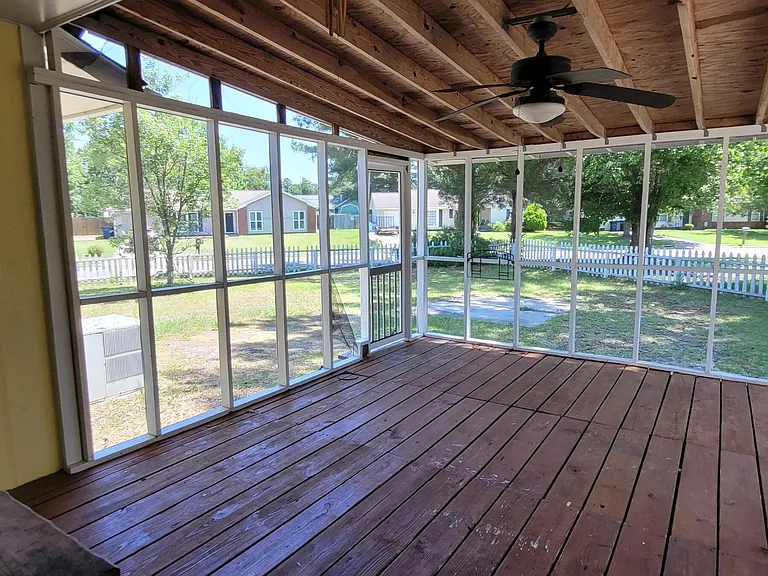 212 Branchwood Dr — Photo 14