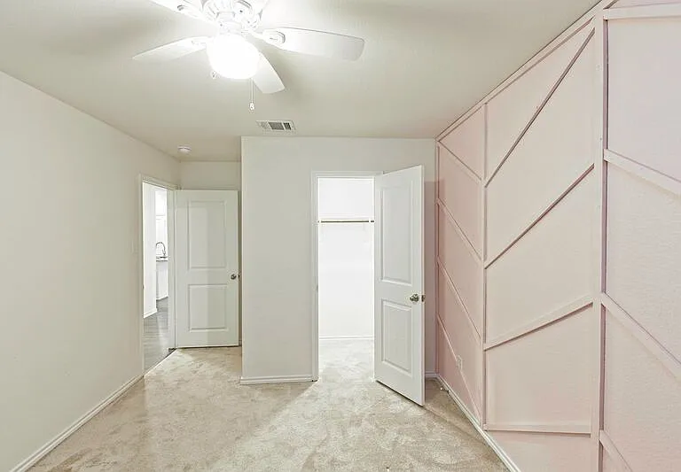 1111 Emerald Gate Dr — Photo 14