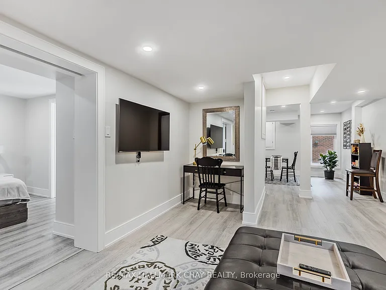 12 Tower Ct #LOWER — Photo 8