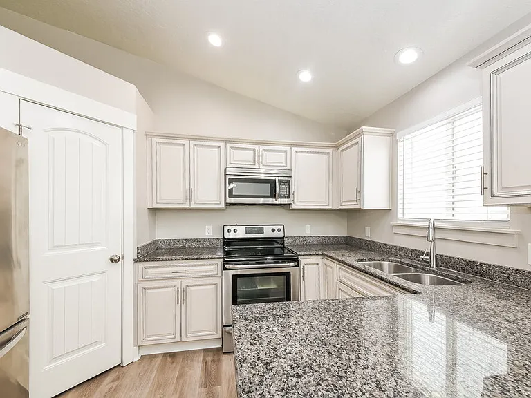 1791 E Tumwater Ln — Photo 8