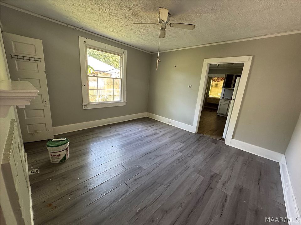 2nd image of 422 4th St #A & B
