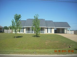 37 McLendon Rd, Fort Mitchell, AL 36856