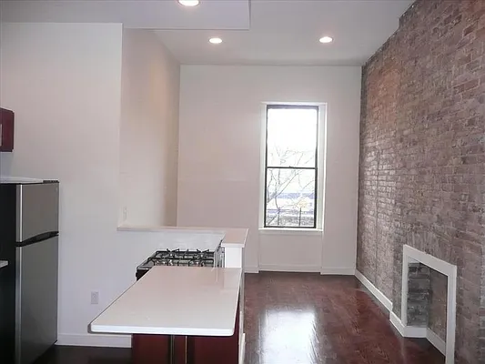 Rented by 5 Boro Realty Corp | media 49