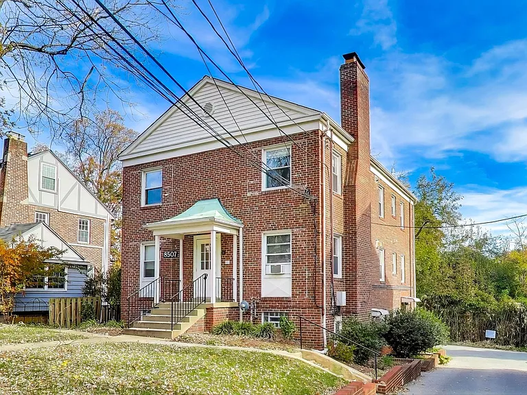 8505 Flower Ave — Photo 1