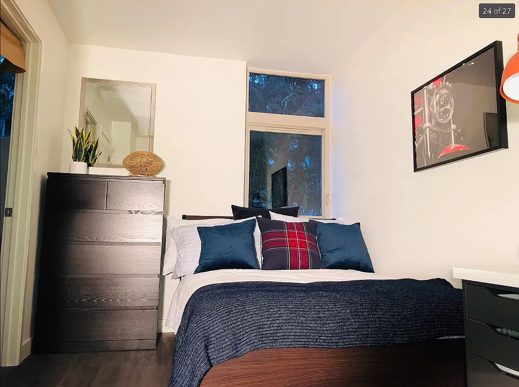 4 bed, 895 sqft, $5,795 — Photo 3