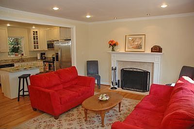 Living area with FP & recessed lighting