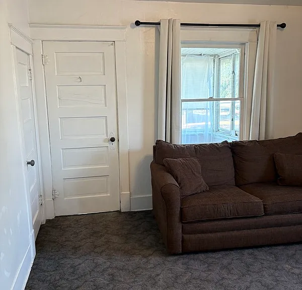 910 Rood Ave #4 — Photo 6