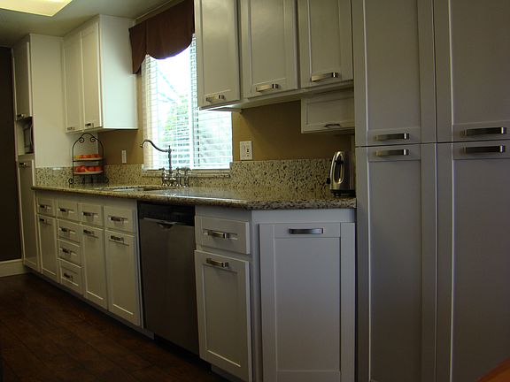 5th image of 1041 Treasure Ln