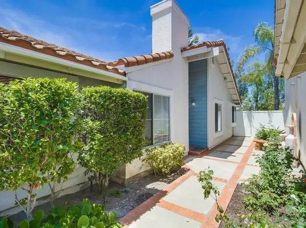 2474 Royal Saint James Dr, El Cajon, CA 92019