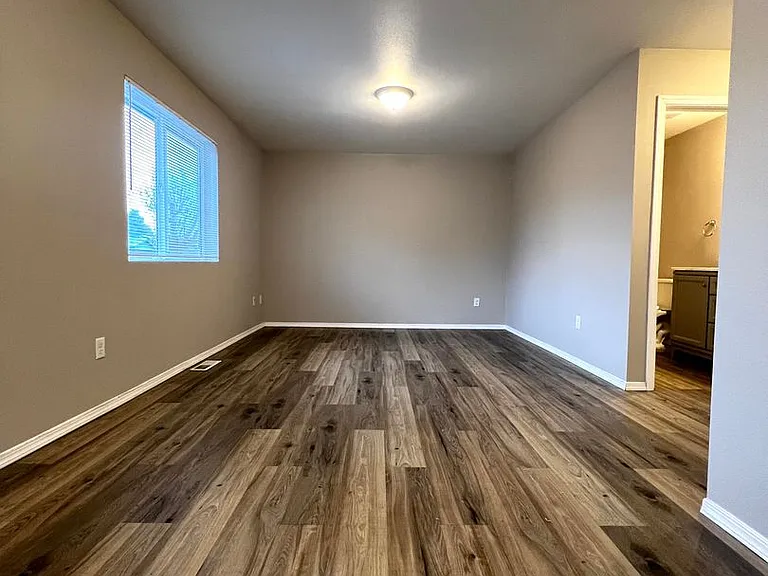 1320 S 13th Ave — Photo 5