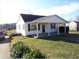 1st image of 204 6th Ave