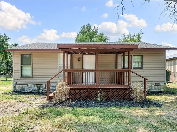 139 Center St, Rogers, AR 72756