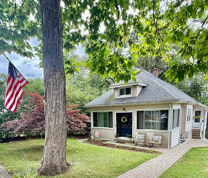 105 Wallace Ave