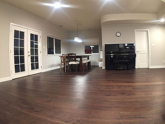 5th image of 15048 Esther Dr