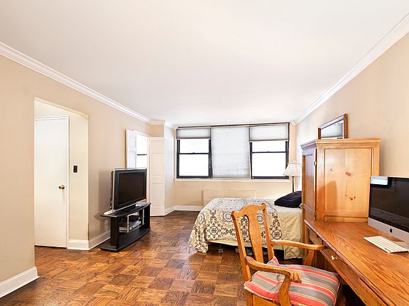 2nd image of 225 E 36th St APT 1M
