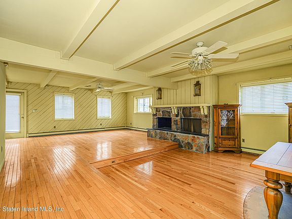 3rd image of 240 Mill Rd