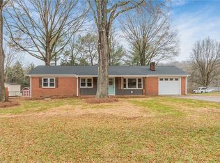 2012 Chesapeake Dr, Rural Hall, NC 27045