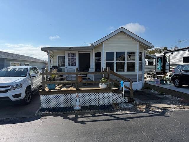 1st image of 9207 Bolton Ave #36