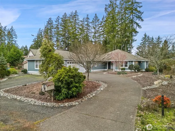 161 E Fairway Drive, Allyn, WA 98524