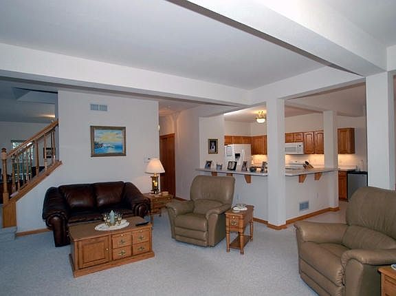 4th image of 1401 Shoreland Ln