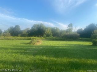 233 Norlynn Dr, Howell, MI
