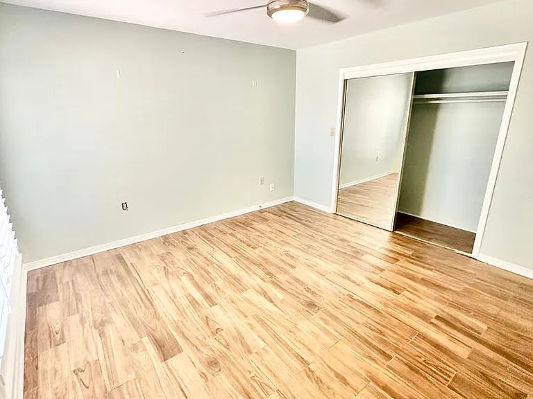 937 Holbrook Cir — Photo 12