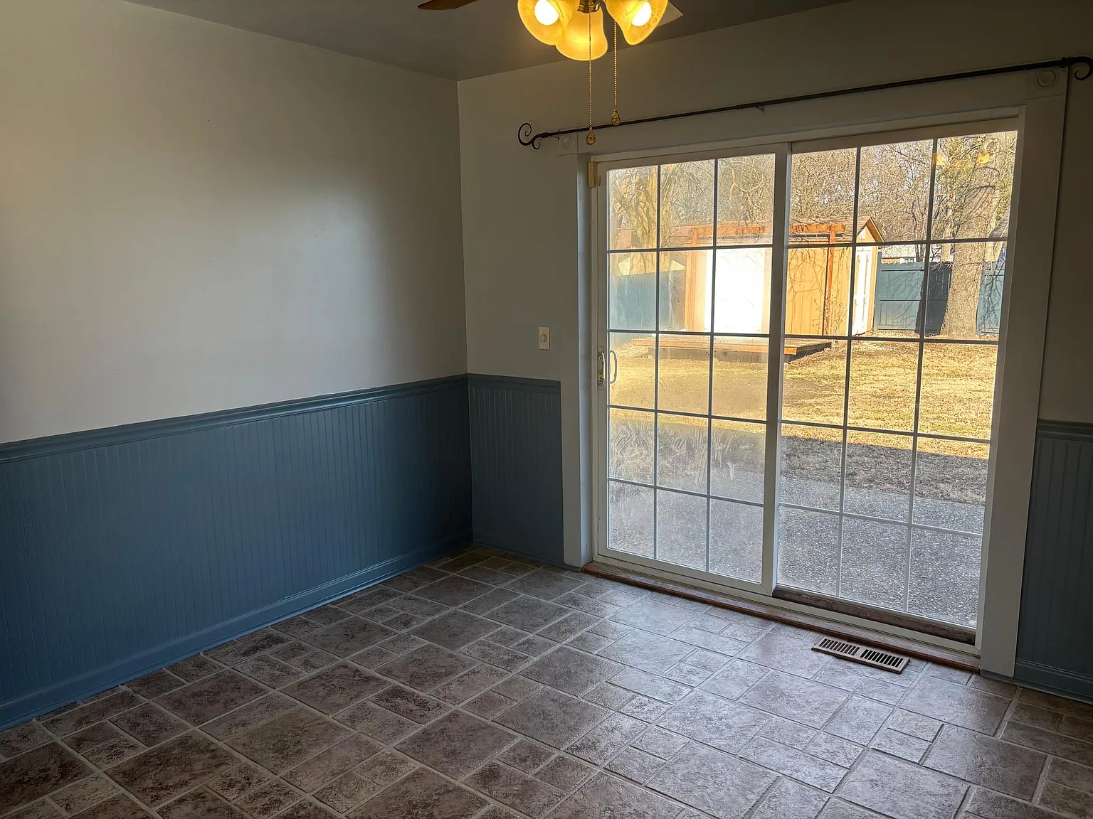 3 bed, 1640 sqft, $2,200 — Photo 3