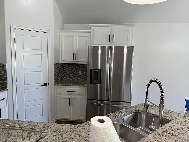 18304 Camborne Ave — Photo 14