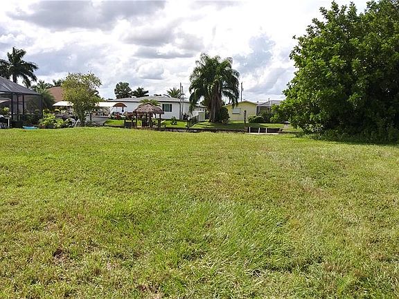 4th image of 3102 SE 19th Ave