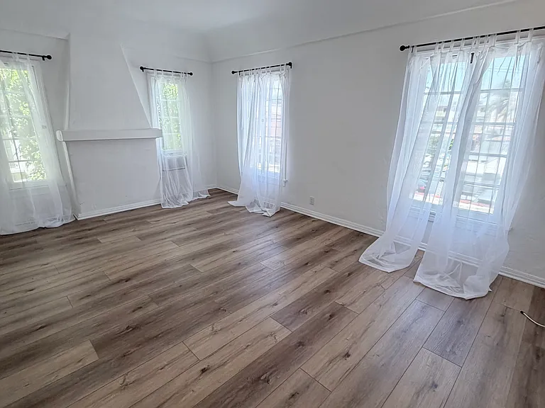 238 N Clark Dr #7 — Photo 9
