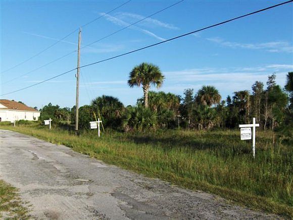 1st image of 277 Lafleur St SW
