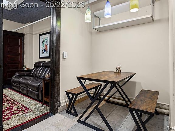 5th image of 211 N Main St APT 2