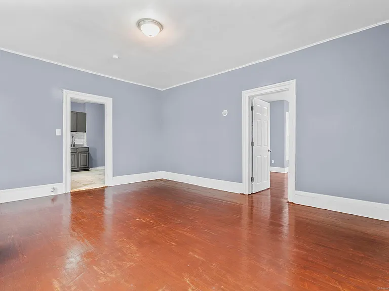 1105 N Main St #1 — Photo 7