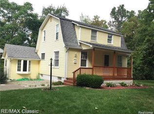 431 Common St, Walled Lake, MI 48390