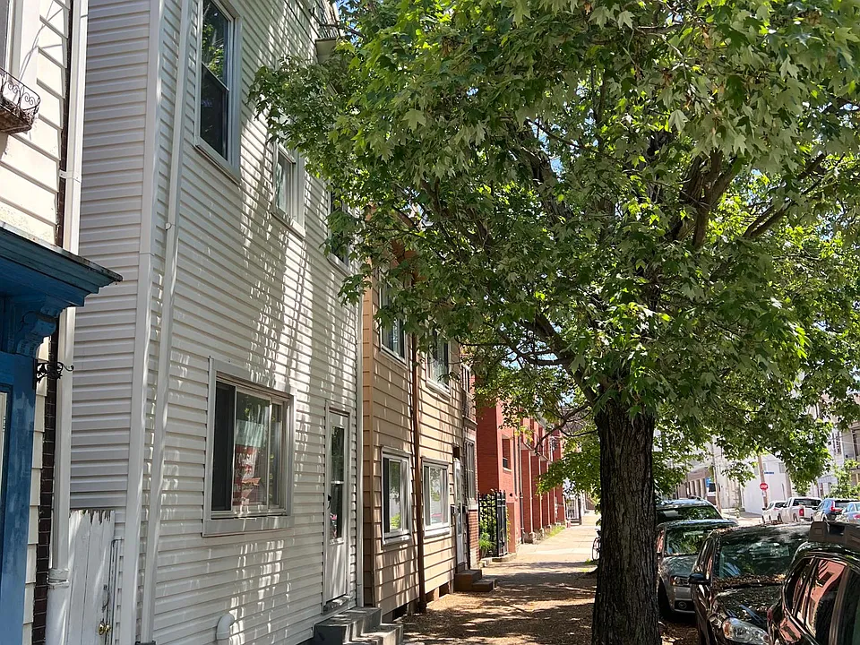 1813 Mary St #1