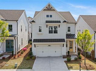 637 Skytop Dr, Cumming, GA 30040