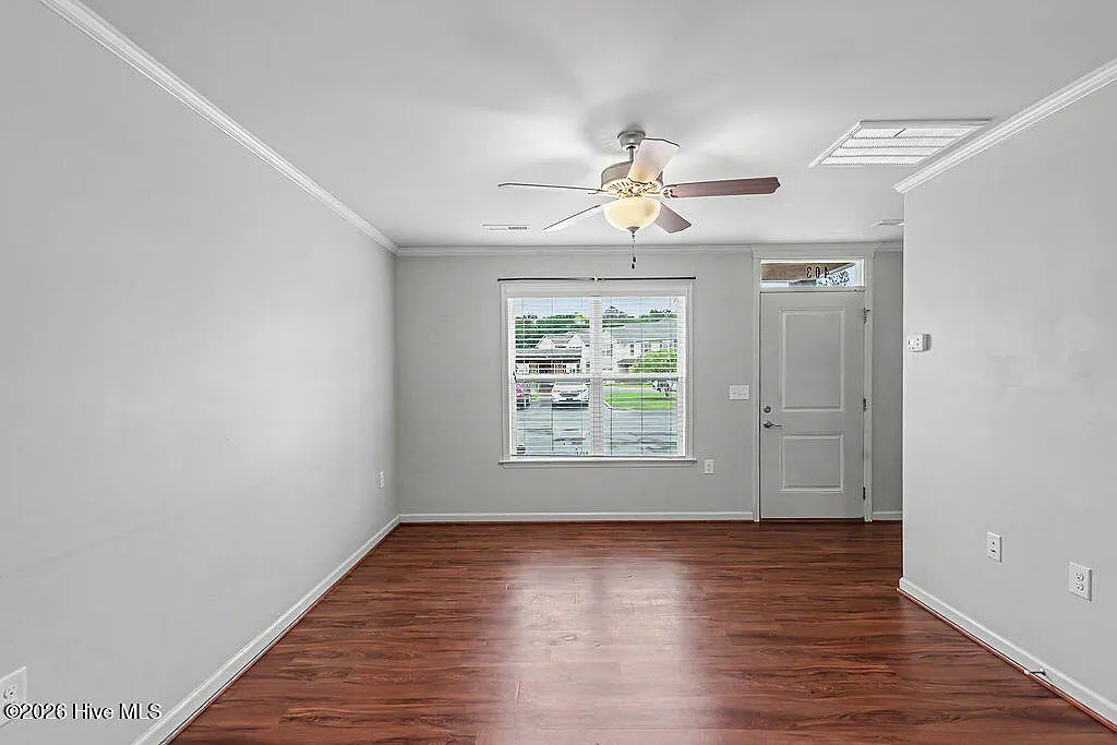 2 bed, 1.5 bath, $1,350 — Photo 4