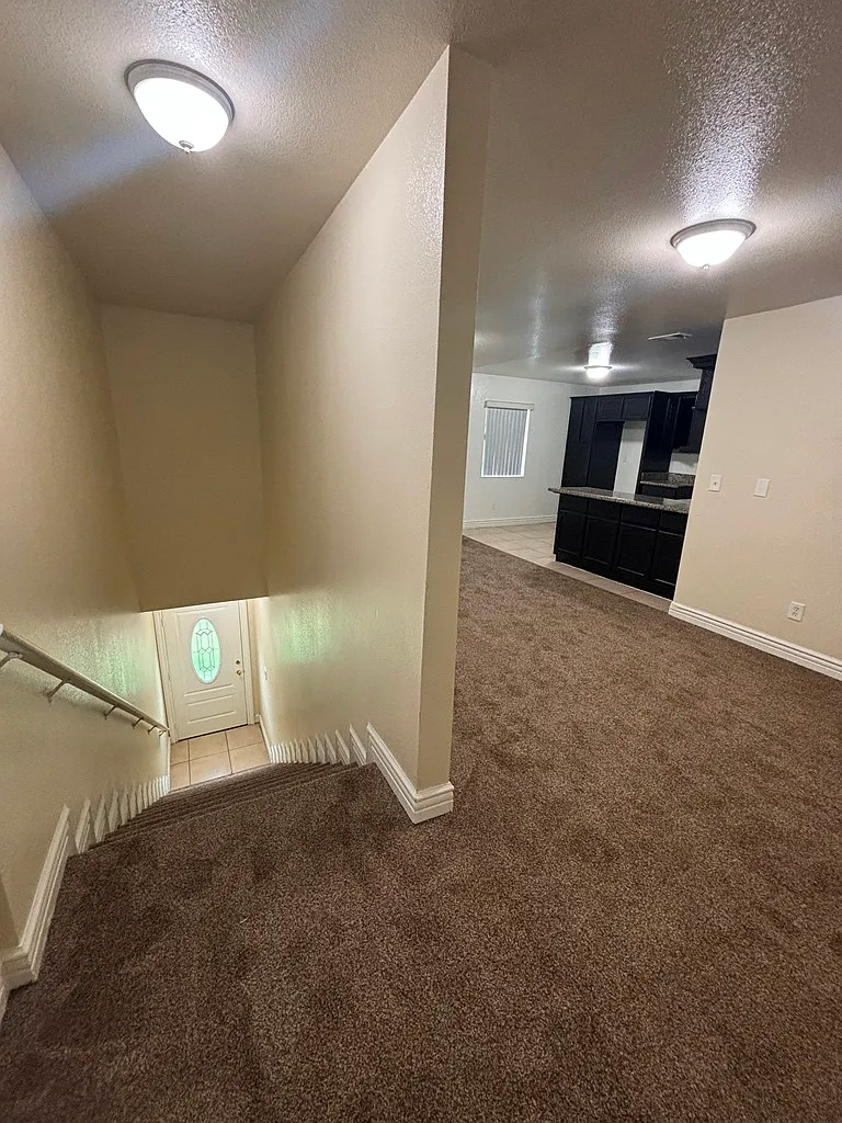 4 bed, 1250 sqft, $3,750 — Photo 2