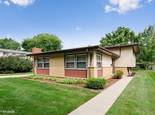 606 Lisa Rd, Dundee, IL 60118