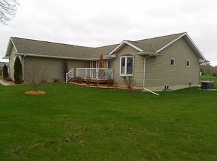 19990 Lead Mine Rd, Anamosa, IA 52205