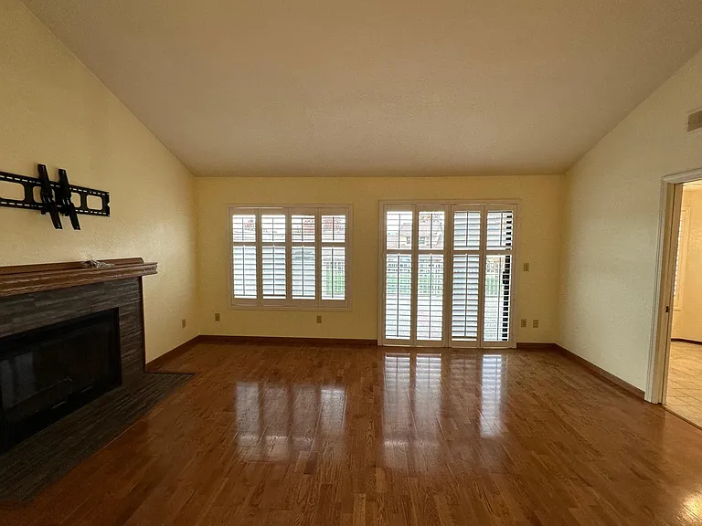 3346 Lake Albano Cir — Photo 4