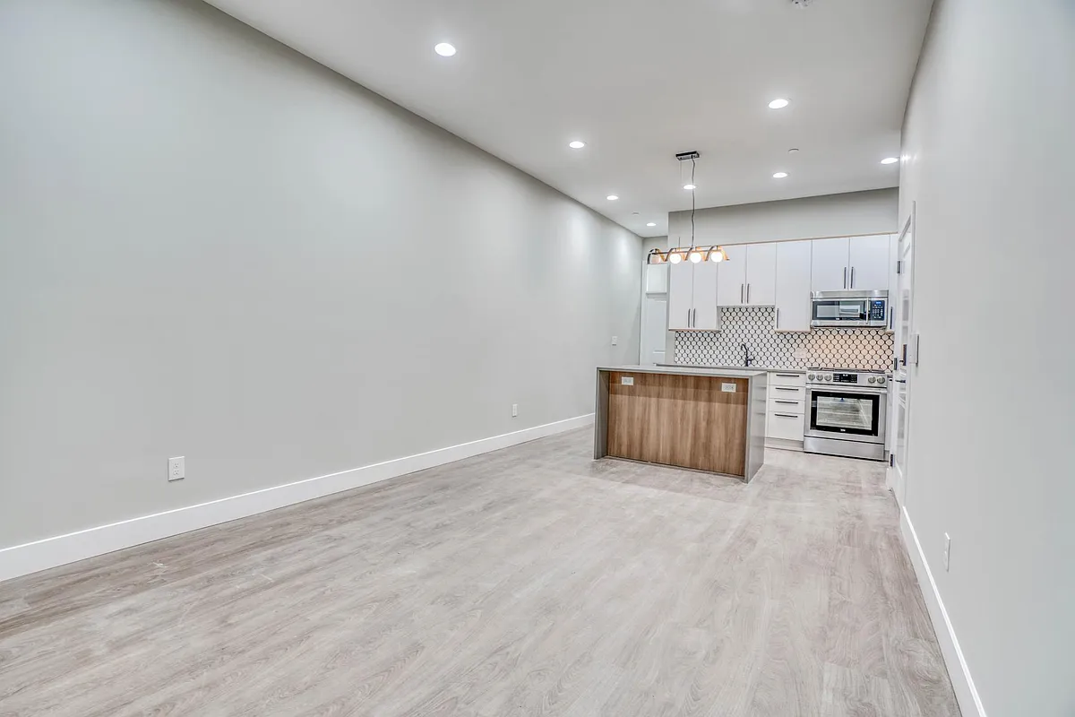 Building Photo - 3427 Hickory Ave #A