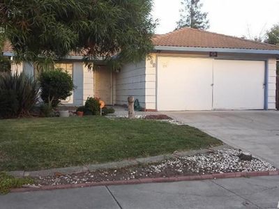 8266 New York Dr, Stockton, CA, 95210